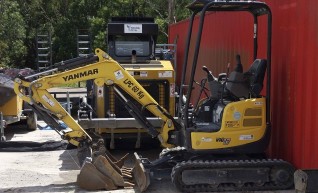 1.7T Yanmar Excavator w/trailer 1