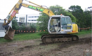 12Tonne Sumitomo Excavator 1