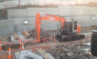 13.5t Excavator 1