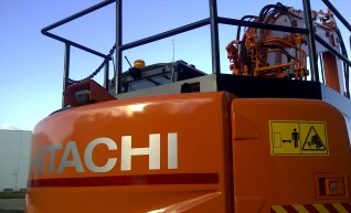 13.5T Hitachi Excavator 1