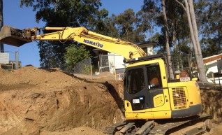 14 tonne Excavator 1