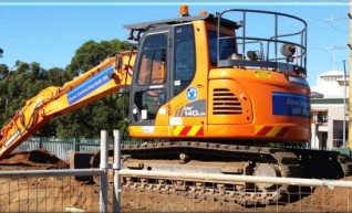 14 Tonne Excavator 1