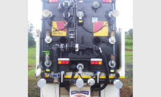 14000lt Mine Spec Water Truck 1