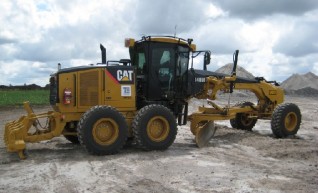 140M Caterpillar Grader 1