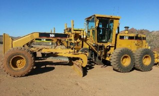 14h grader with operator 1