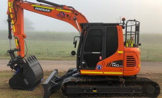 14T Excavator with GPS 1