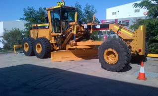 16H Caterpillar Grader 1