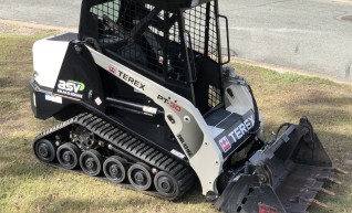 1.6T Posi-Track, Bobcat, Skid Steer. Tight access machines 1