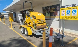 1.7 Tonne Roller and Trailer 1