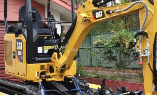 1.7t Caterpillar Mini Excavator 1