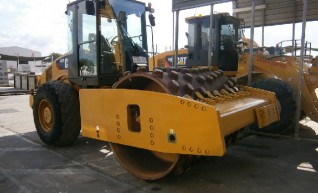 18T CAT CS76 ROLLER 1