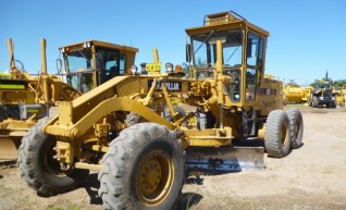 1986 CAT 130G Grader 1