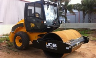 2 x JCB 7 Ton Rollers 1