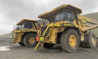2 x Komatsu 785 Dump Trucks 1