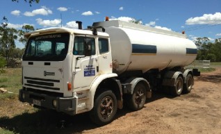 2000 8 Wheeler Acco Water Truck 1