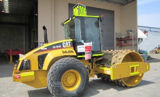 2006 Cat 563E Vibrating Roller 1