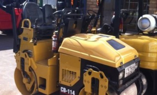 2006 Caterpillar CB114 1