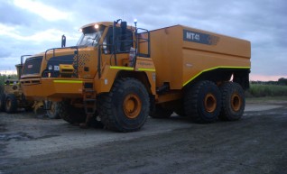 2006 Moxy MT41 Articulated 41,000Lt Water Truck 1