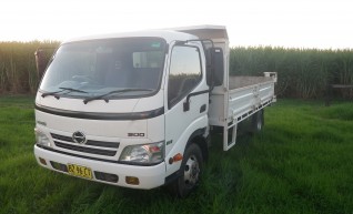 2007 Hino 4t tipper 1