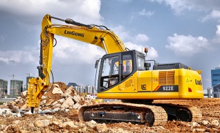 22 Tonne Excavator - Liugong 1