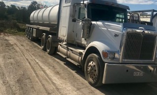 25,000L Semi Vacuum Tanker 1