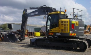 25.5T Volvo 235ECL Excavator 1