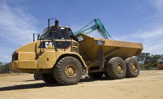 25T Artic Dump Truck 1