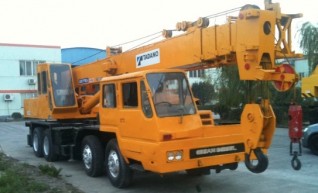 25T Tadano Slew Crane 1