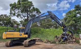26-30 Ton Excavator 1