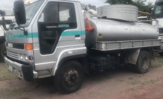 3,700L Mini Vacuum Truck 1