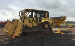 3 x Caterpillar D8T Dozers 1