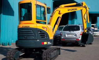 3.5T Excavator Hyundai R35Z-9 1