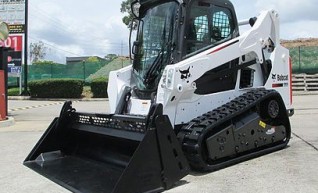 3.8 Tonne Skidsteer 1