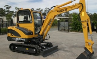 3.8T Yuchai YC35-8 Mini Excavator 1