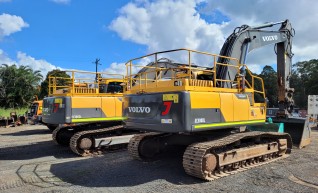 30t Excavators 1