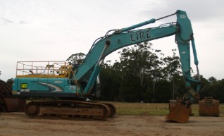 33 Tonne Excavator 1