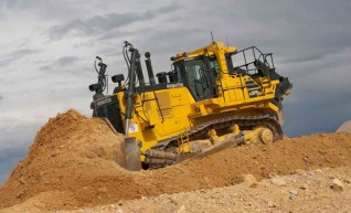 375 Komatsu Dozer 1