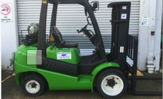 3T  Clark FG30 Forklift 1