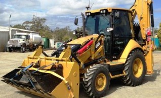 432E Cat Backhoe 1