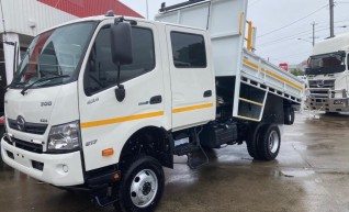 4x4 Crew Cab Tipper 1