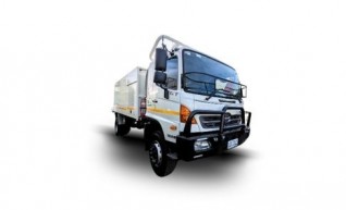 4x4 Service Truck 1