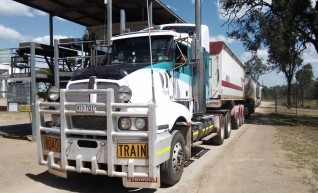 550HP Prime Mover w/single or road train grain tippers 1