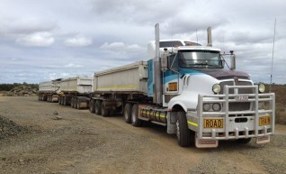 550HP Prime Mover w/single or road train side tippers 1