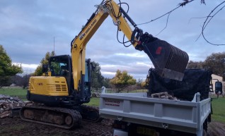 5.5T excavator Hire 1