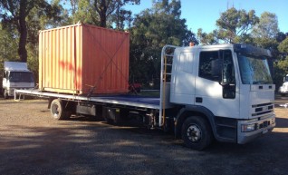 5T Crane Truck w/9.14m tray 1