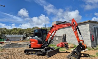 5-5.5 Ton Excavator 1