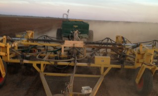 60ft Multiplanter with tow behind Simplicity air seeder 1