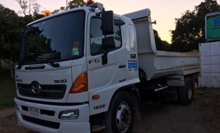 7.5T Tipper Truck 1