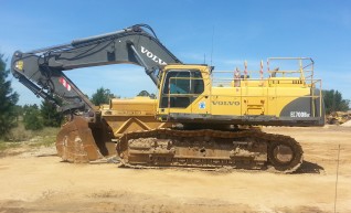 70T Volvo EC700B Hydraulic Excavator 1