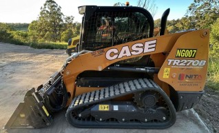 74HP Case TR270B Posi-track 1
